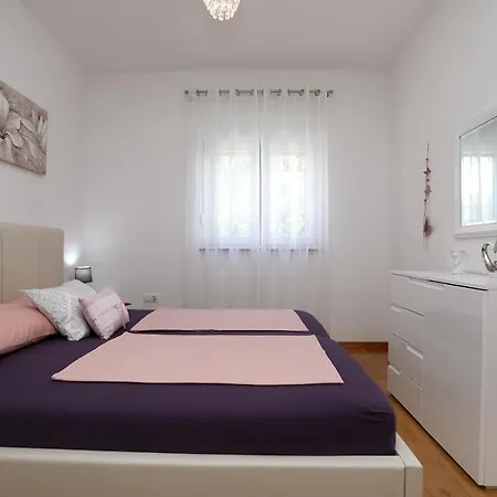 Kolak 公寓 特罗吉尔