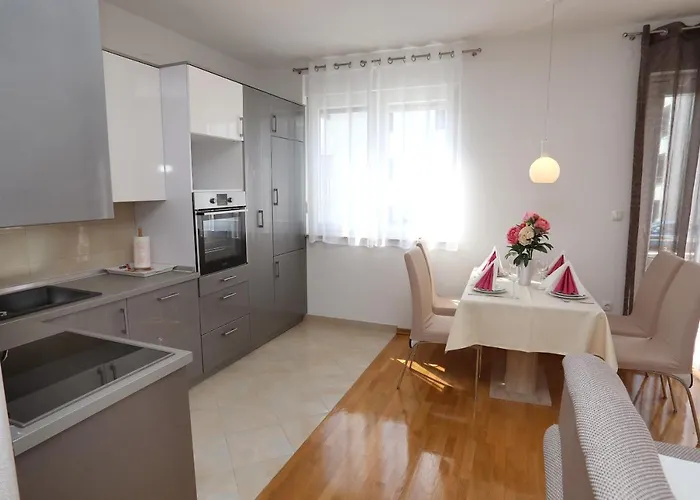Kolak Apartment